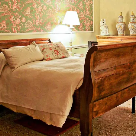 Дом отдыха Charming Elegant Castle Flat With Large Garden Rocca Grimalda