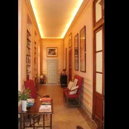 Charming Elegant Castle Flat With Large Garden Дом отдыха *