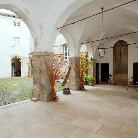 Charming Elegant Castle Flat With Large Garden Rocca Grimalda