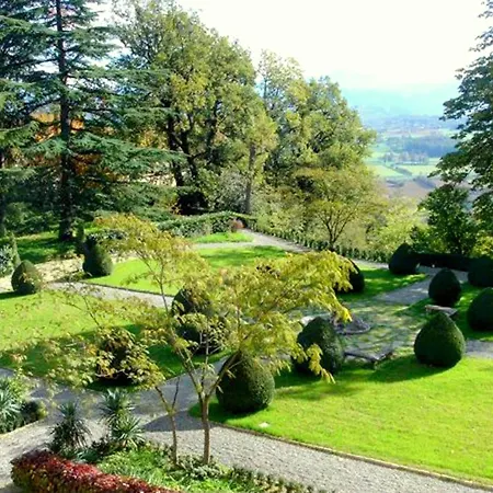Дом отдыха Charming Elegant Castle Flat With Large Garden Rocca Grimalda