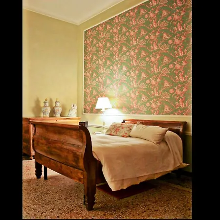 Charming Elegant Castle Flat With Large Garden Дом отдыха *
