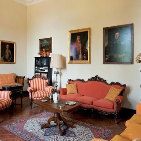 Charming Elegant Castle Flat With Large Garden