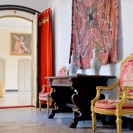 Charming Elegant Castle Flat With Large Garden