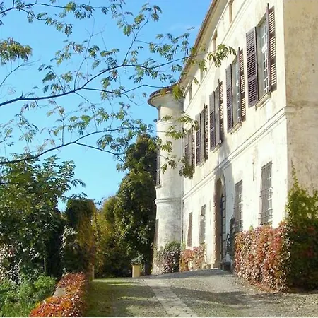 Дом отдыха Charming Elegant Castle Flat With Large Garden