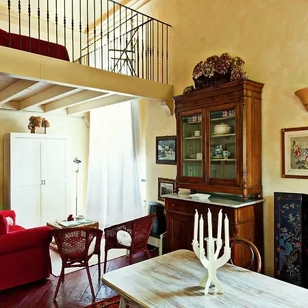 Дом отдыха Charming Elegant Castle Flat With Large Garden